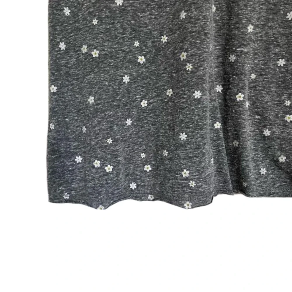 True Self Flower Print Gray Speckled Shortsleeve Top Women’s Gray Size Small